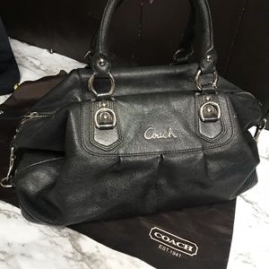 AUTHENTIC COACH HANDBAG